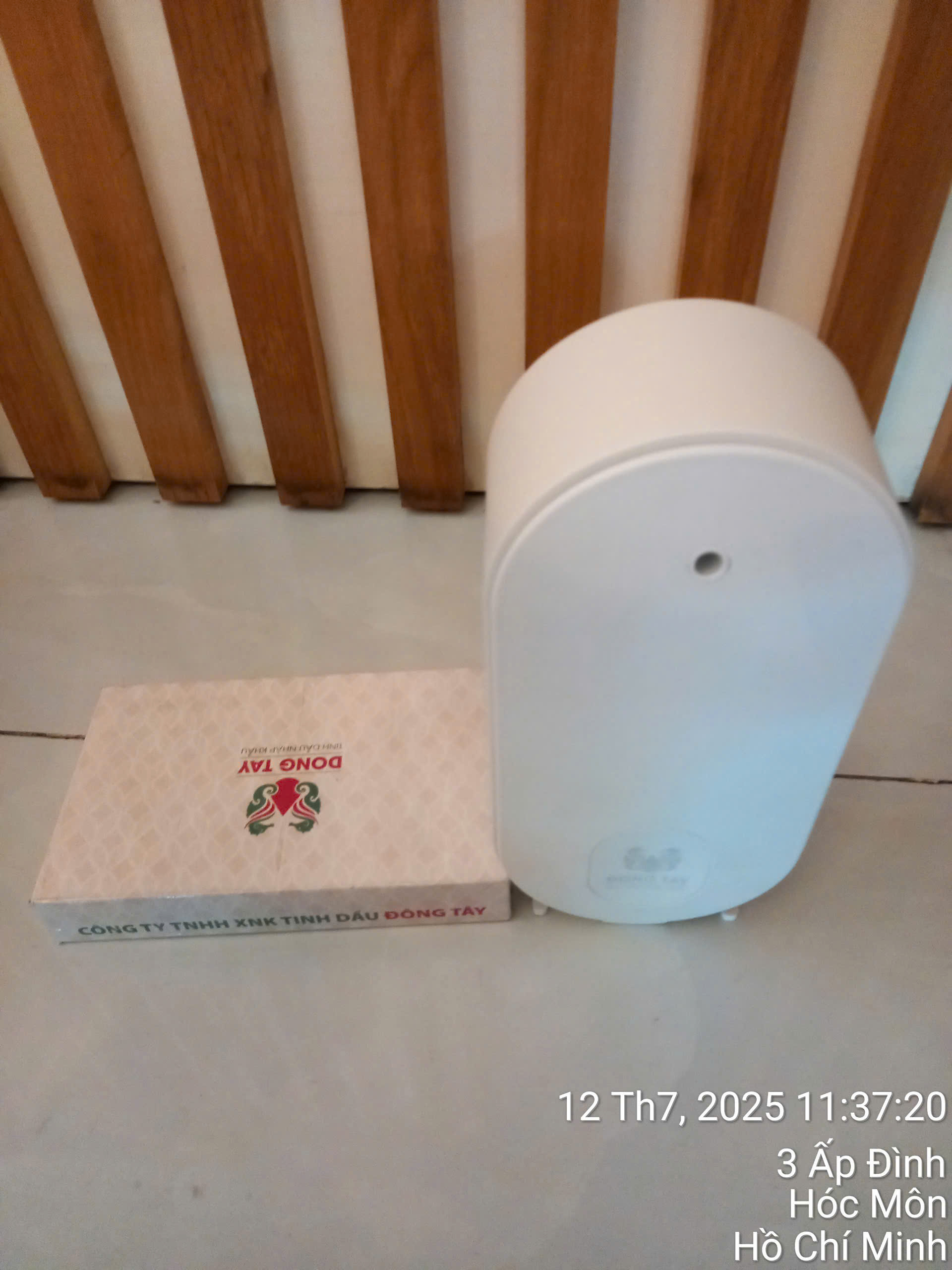 Hình ảnh thực tế sản phẩm của tinh dầu Đông Tây - dòng máy JC300. Nguồn: Tinh dầu Đông Tây